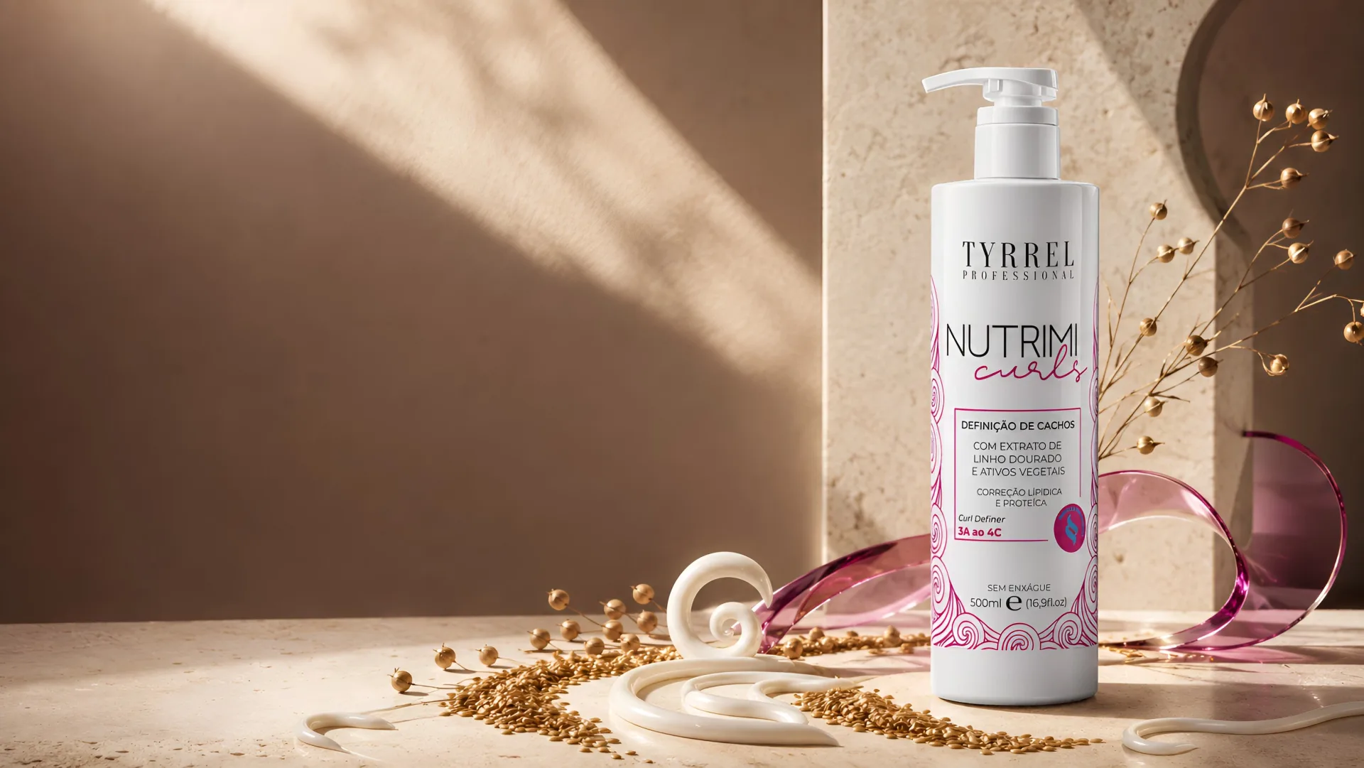 Cabelo liso e escuro, com o finalizador Tyrrel Renova
